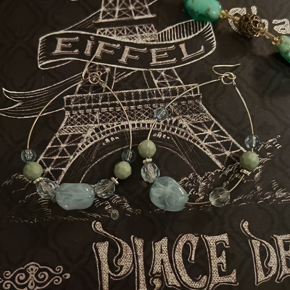 Assorted Turquoise Necklaces and Earrings - Picture 6 of 7